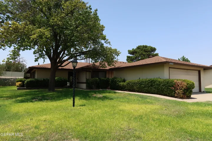 10601 Park View Circle, El Paso, Texas 79935