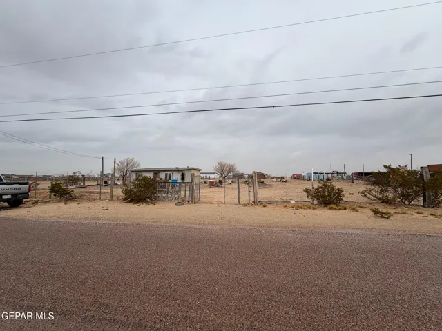 15551 Lowell Road, El Paso, Texas 79928