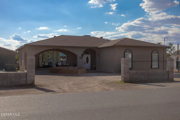 561 Agua De Mar, Horizon City, Texas 79928