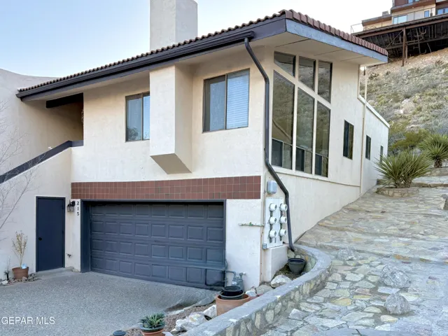 215 Canyon Terrace Drive, El Paso, Texas 79902