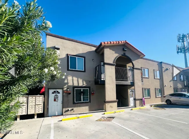540 S Yarbrough Drive 26, El Paso, Texas 79915