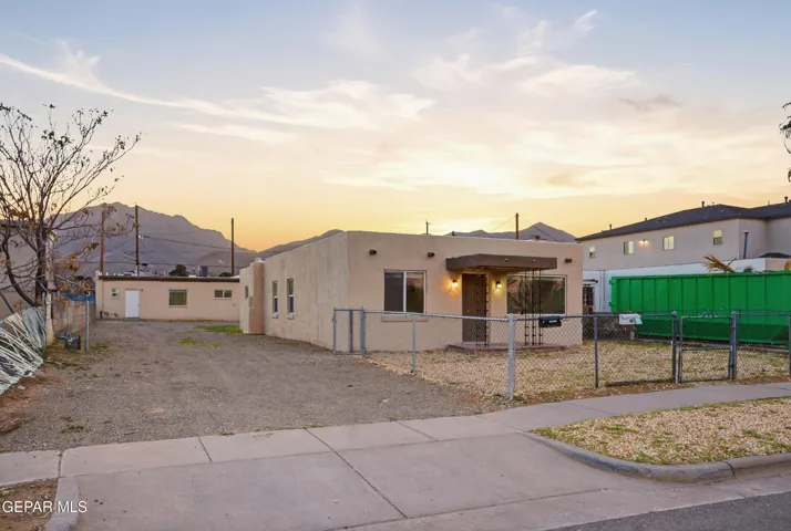 8929 Robert Drive A & B, El Paso, Texas 79904