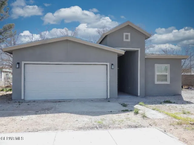 Single Level 4bd 2 ba., 9 ft ceilings throughout!!
