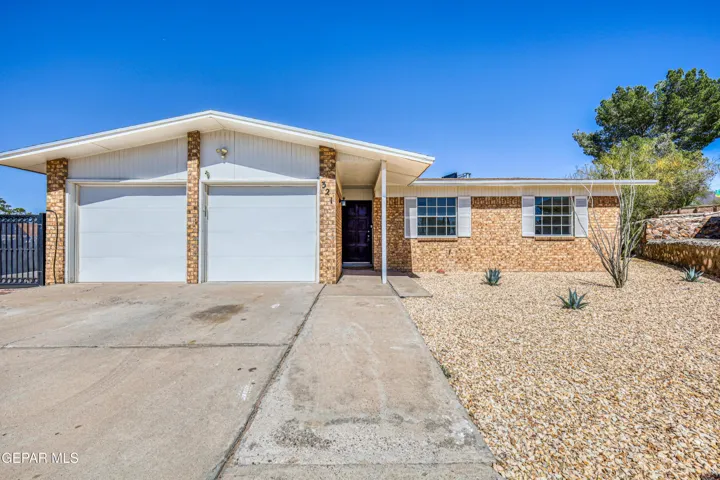 321 Gus Rallis Drive, El Paso, Texas 79932