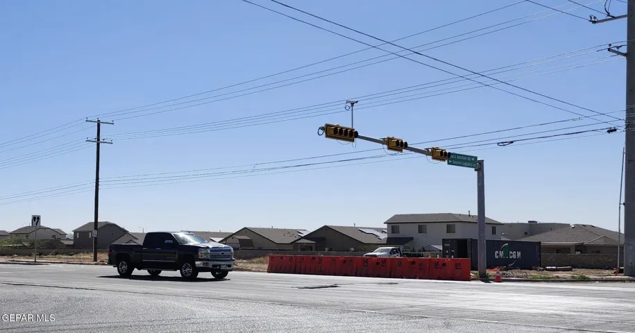 820 Nuevo Hueco Tanks Road, El Paso, Texas 79927