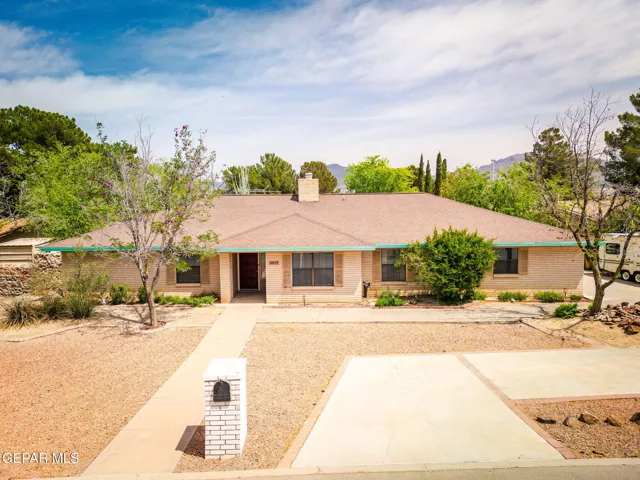 4937 Vista Grande Circle, El Paso, Texas 79922