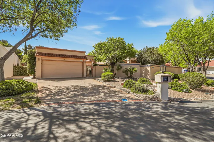 1038 Los Jardines Circle, El Paso, Texas 79912