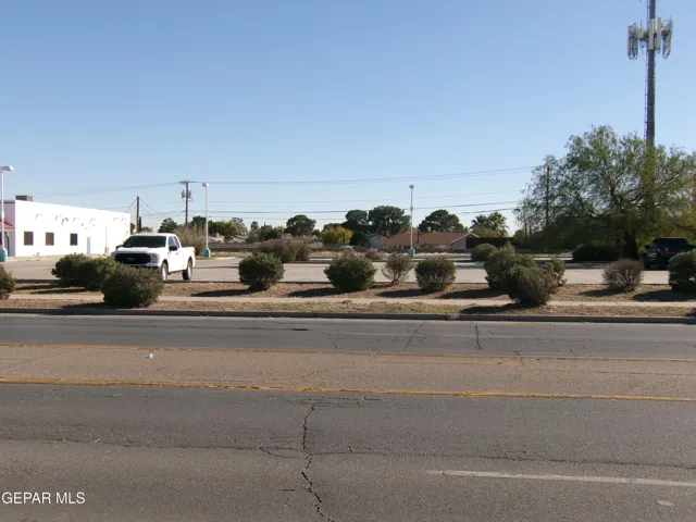 3026 Trawood, El Paso, Texas 79936