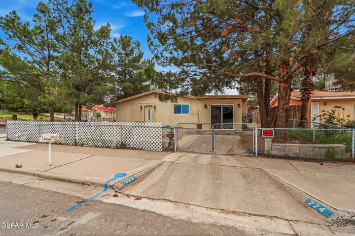 224 Pacific Drive, El Paso, Texas 79922