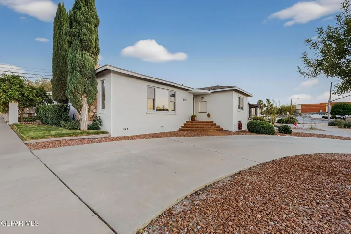 3224 N Stanton Street, El Paso, Texas 79902