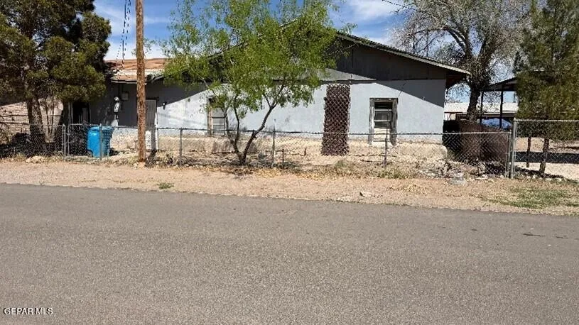 15221 Los Angeles Street, Clint, Texas 79836