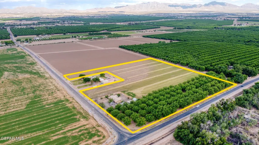 3025/3035 W O’hara Road, Anthony, New Mexico 88021
