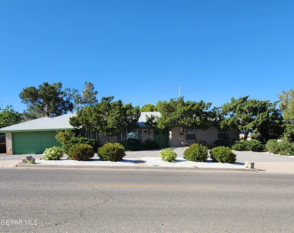 3229 Titanic Avenue, El Paso, Texas 79904