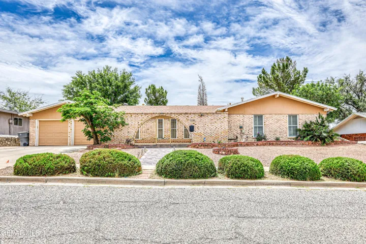 708 Somerset Drive, El Paso, Texas 79912