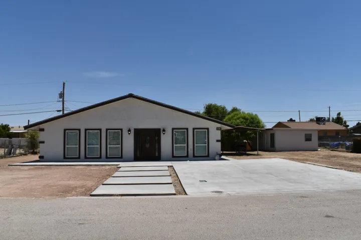 330 Plantation Drive, Clint, Texas 79836