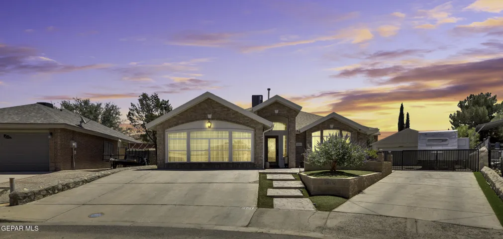 1404 Adolph Carson Place, El Paso, Texas 79936