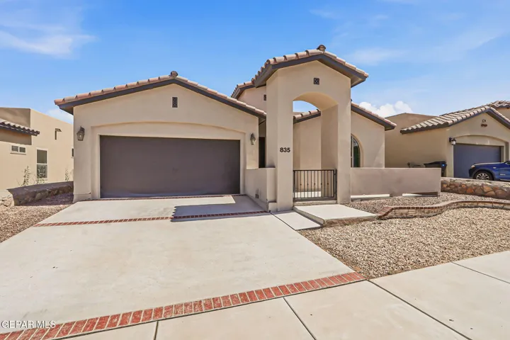 835 Bronze Hill Avenue, Santa Teresa, New Mexico 88008
