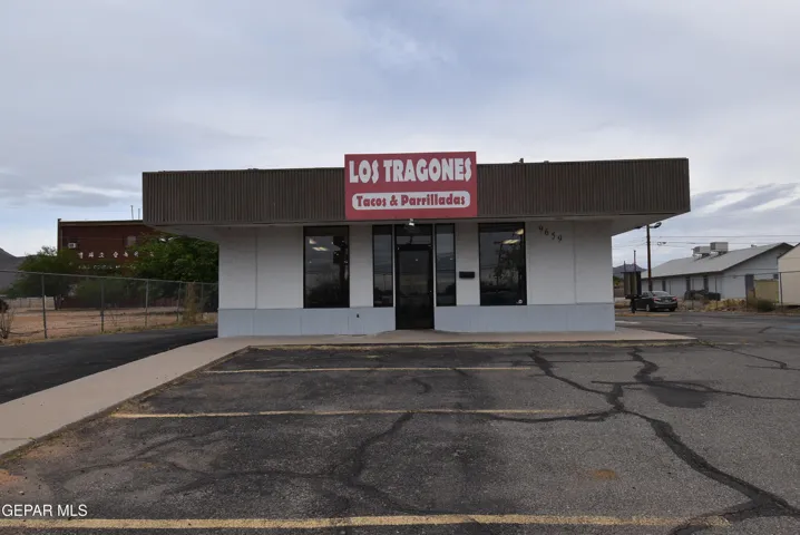 9659 Dyer Street, El Paso, Texas 79924