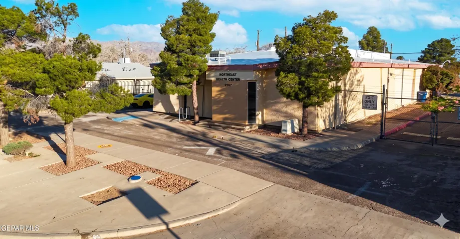 5587 Woodrow Bean, El Paso, Texas 79924