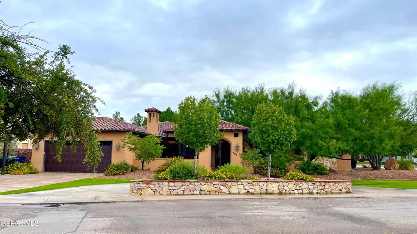 468 Country Oaks Drive, El Paso, Texas 79932