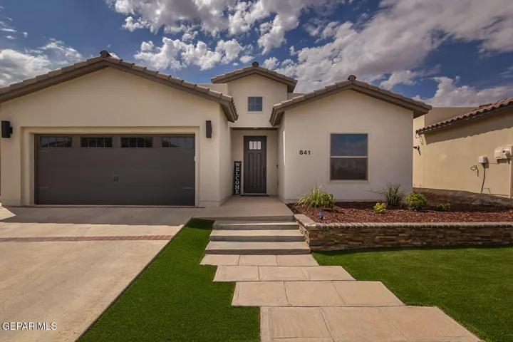 841 Bronze Hill Avenue, Santa Teresa, New Mexico 88008