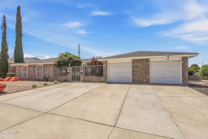 6833 Escondido Drive 6835, El Paso, Texas 79912