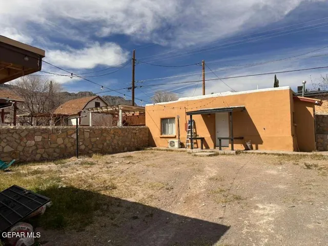 2811 Morehead Avenue A, El Paso, Texas 79930