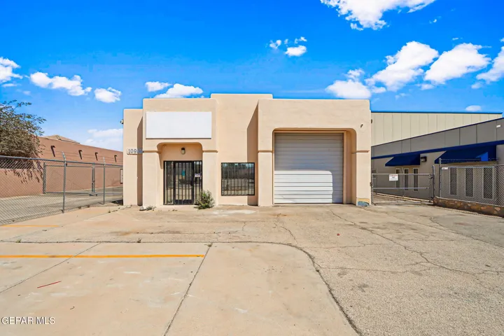 10950 Pellicano Drive E, El Paso, Texas 79935