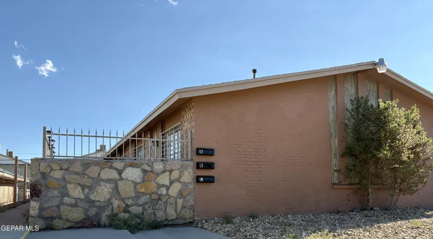 3704 Mcconnell Avenue A, El Paso, Texas 79904