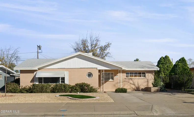 1512 Meadowview Drive, El Paso, Texas 79925