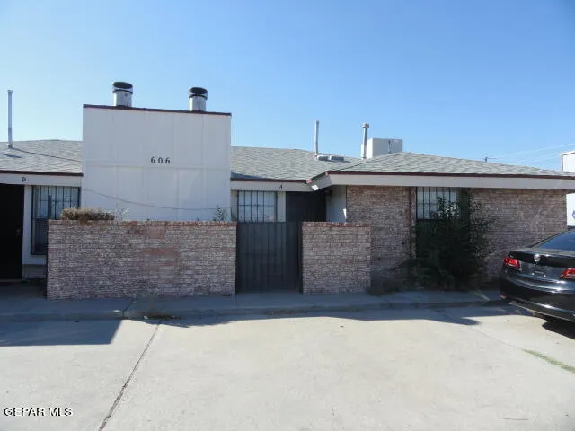 606 White Cliffs Drive A, El Paso, Texas 79912