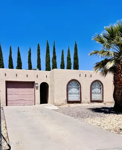 5530 Oakbriar Circle, El Paso, Texas 79932