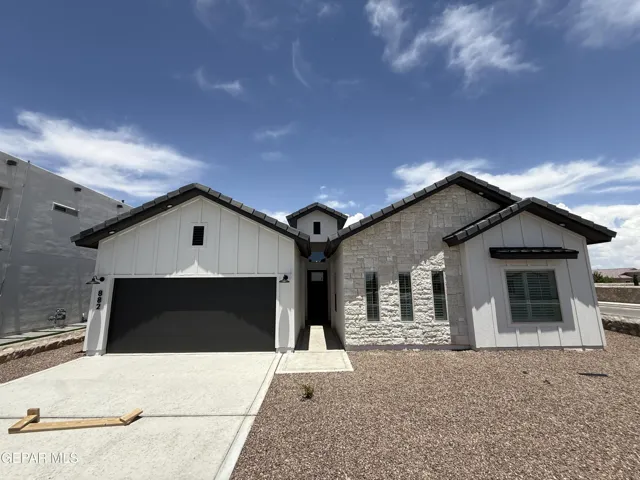 882 Harpendem Drive, Horizon City, Texas 79928