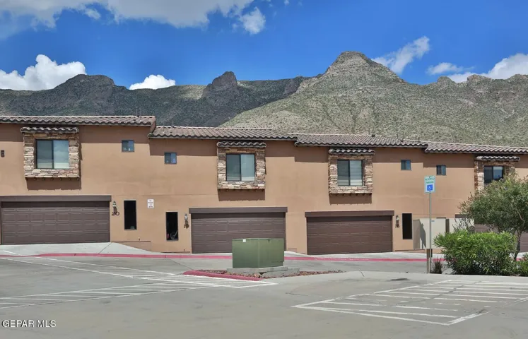 5501 N Stanton Street 18, El Paso, Texas 79912