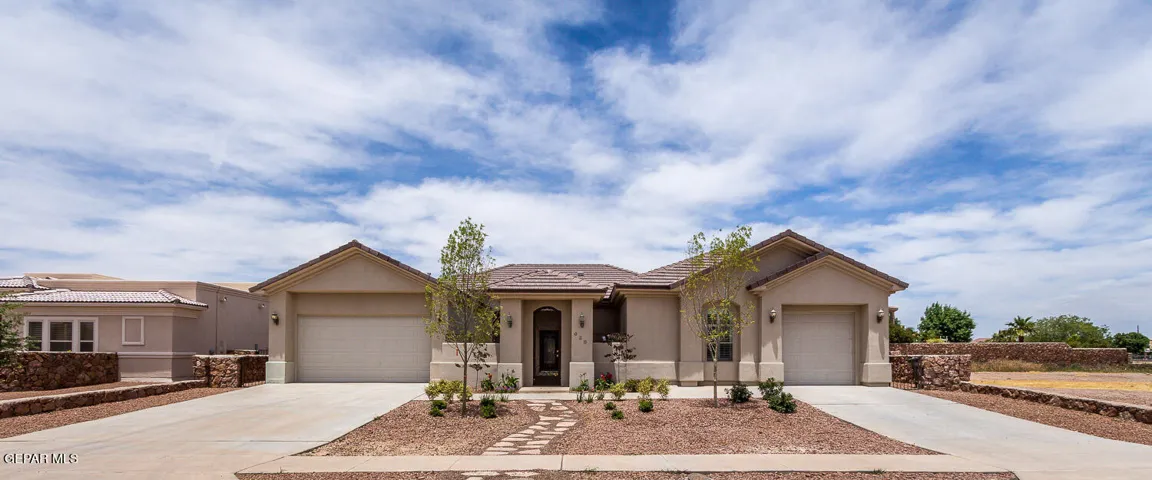 536 Via De Los Arboles, El Paso, Texas 79932
