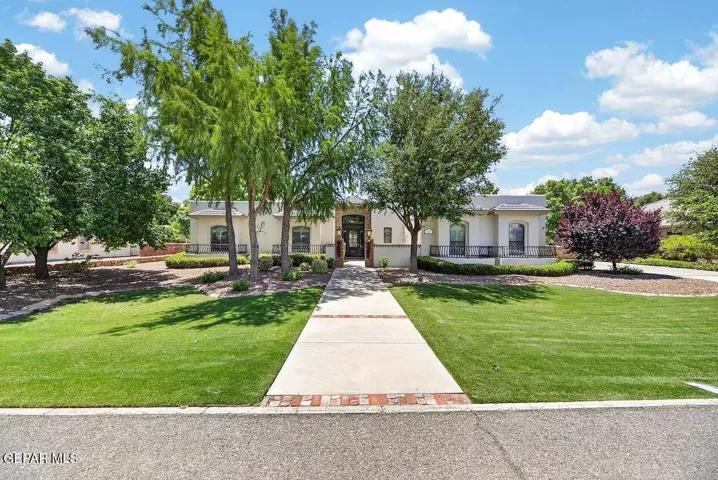 725 Woodfield Drive, El Paso, Texas 79932