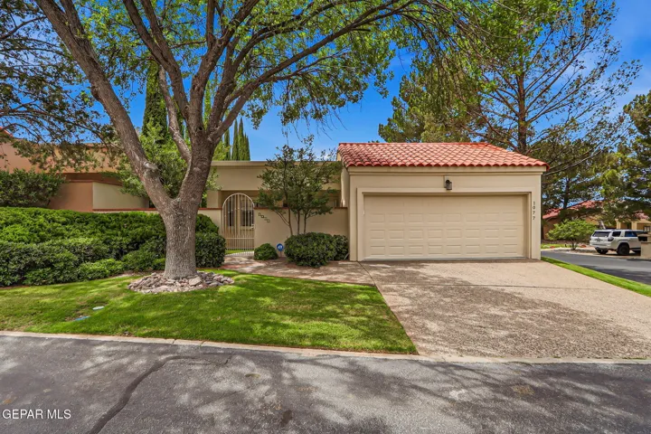 1077 Los Jardines Circle, El Paso, Texas 79912