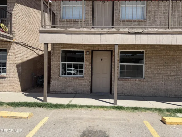 8507 Alameda Avenue 8, El Paso, Texas 79907