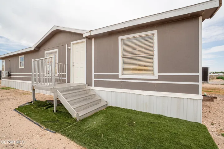 301 Vida Bonita Way, Clint, Texas 79836