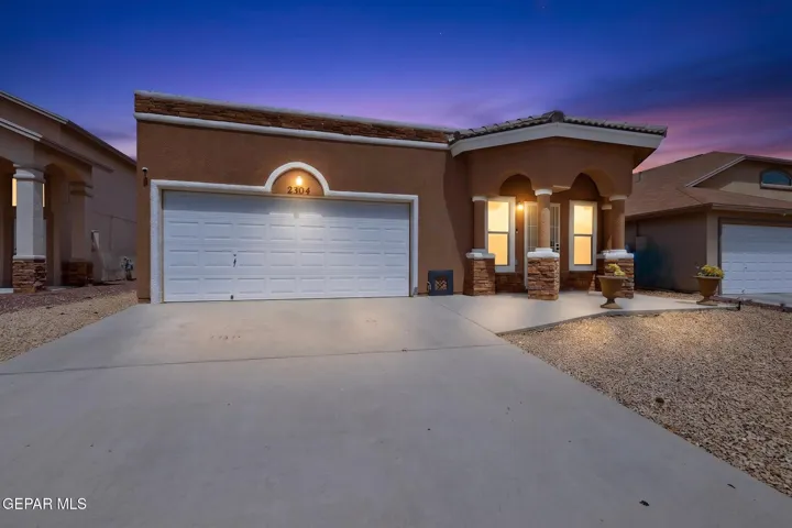 2304 Honey Dew Street, El Paso, Texas 79938