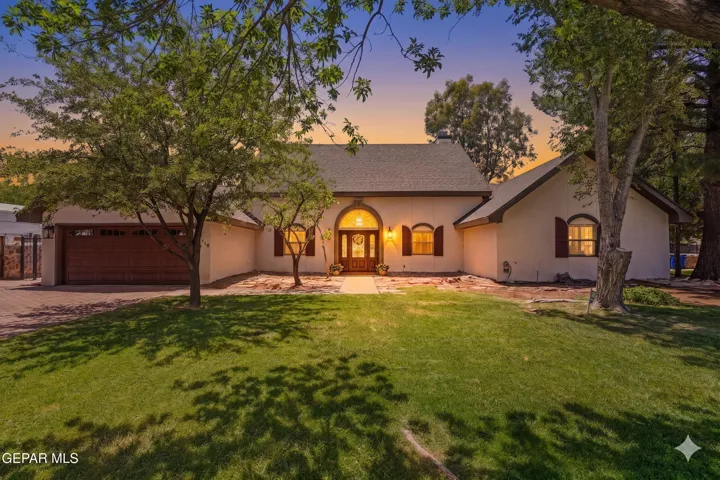 Welcome to 360 Rio Estancia Drive featuring approximately 2,986 sq. ft., multiple bedrooms, and spacious living areas set on a generous 0.27-acre lot with strong curb appeal.