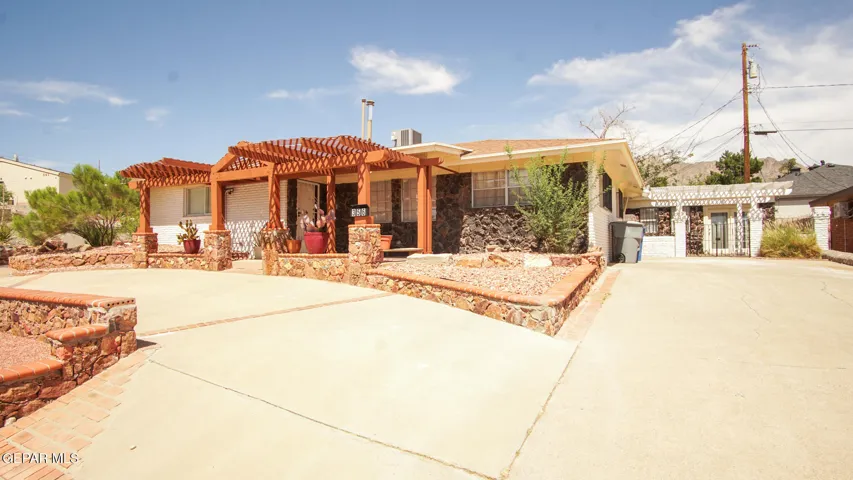 356 Coral Hills Road, El Paso, Texas 79912