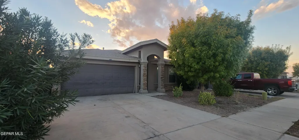 11132 Catherine Slutter Lane, Socorro, Texas 79927