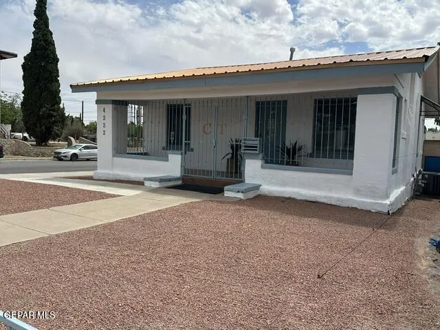 FRONT FACADE