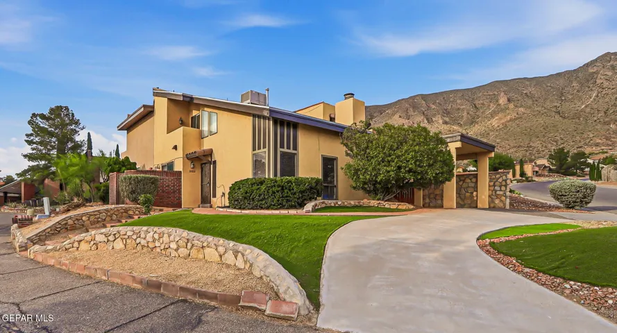 504 Twin Oaks Place, El Paso, Texas 79912