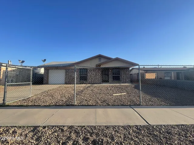 5761 Longview Drive, El Paso, Texas 79924