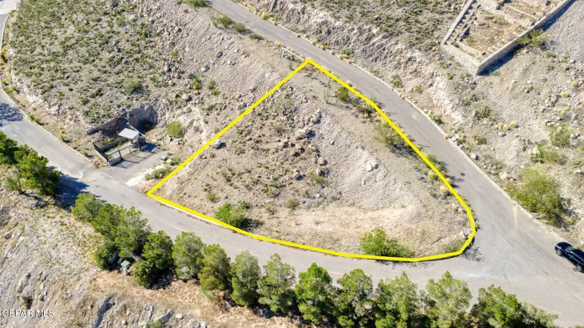 17 Apache Crest Drive, El Paso, Texas 79902