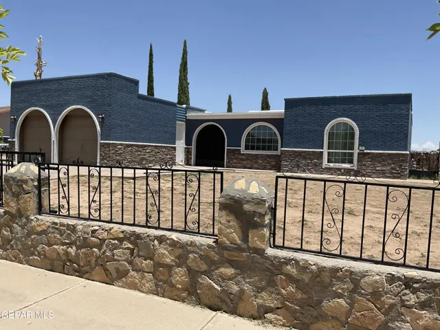 1516 Opossum Circle, Horizon City, Texas 79928