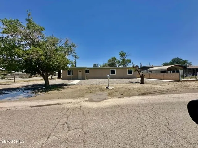 10385 Potencia Drive, Socorro, Texas 79927