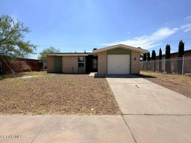 2121 Lake Omega Street, El Paso, Texas 79936